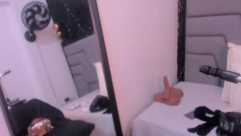 A N G I E.  online show from October 9, 2025, 8:07 pm