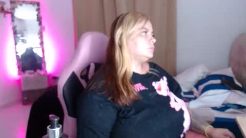 Snapshot of angiegranados1 chatting on April 29, 2026, 2:15 am angiegranados1 online show from April 29, 2026, 2:15 am