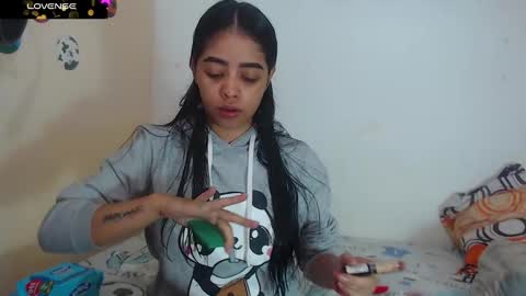 Snapshot of angielee01 chatting on January 12, 2025, 10:34 am Angie y Andres online show from January 12, 2025, 10:34 am