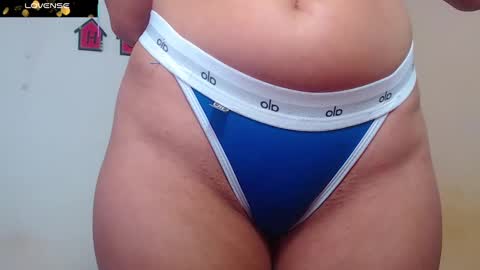 Snapshot of angielee01 chatting on February 26, 2025, 11:41 am Angie y Andres online show from February 26, 2025, 11:41 am