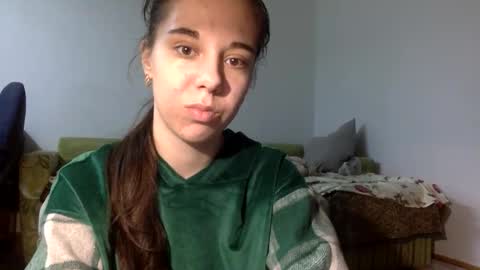 Snapshot of angle_cute05 chatting on April 15, 2026, 9:15 pm Angel Cute online show from April 15, 2026, 9:15 pm