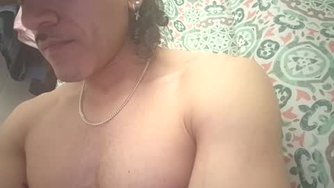 Snapshot of angrychicks83 chatting on May 1, 2026, 12:32 pm angrychicks83 online show from May 1, 2026, 12:32 pm