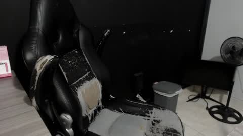 Snapshot of angy_ro12 chatting on January 8, 2025, 9:21 am angy online show from January 8, 2025, 9:21 am