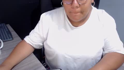 Snapshot of angy_ro12 chatting on October 5, 2025, 12:14 pm angy online show from October 5, 2025, 12:14 pm