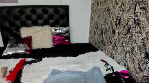 Snapshot of anhell7_ chatting on February 4, 2025, 10:45 pm Anhell online show from February 4, 2025, 10:45 pm