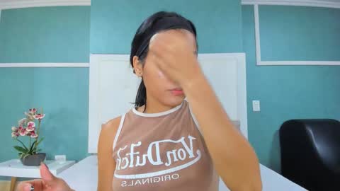 Ania online show from September 19, 2025, 8:42 pm