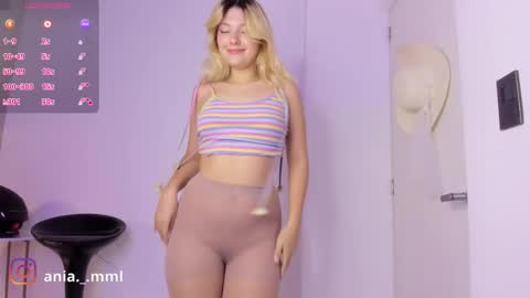 Ania online show from September 19, 2025, 7:58 pm