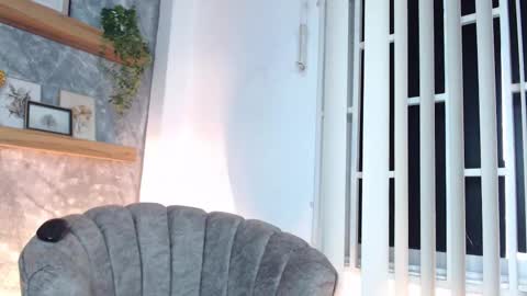     online show from November 24, 2025, 7:35 pm