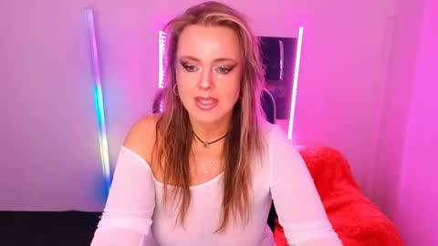 Snapshot of anielafox chatting on September 16, 2025, 7:31 am Aniela online show from September 16, 2025, 7:31 am