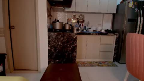 laura  online show from July 5, 2026, 9:44 pm