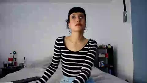 Snapshot of anika_lowen chatting on February 19, 2025, 8:41 pm Anika And Lowen Your Thumbs Up Are Super Important For Us online show from February 19, 2025, 8:41 pm
