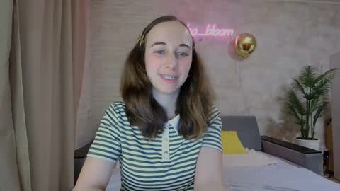 anikabloom online show from February 18, 2025, 8:58 pm