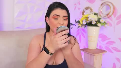 Snapshot of anikaromanoff chatting on February 17, 2025, 12:05 pm Lauren Anika online show from February 17, 2025, 12:05 pm