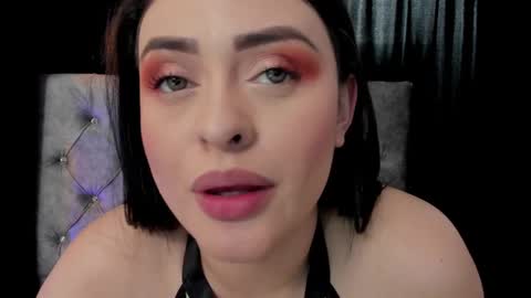 Snapshot of anikaromanoff chatting on March 8, 2025, 5:01 pm Lauren Anika online show from March 8, 2025, 5:01 pm