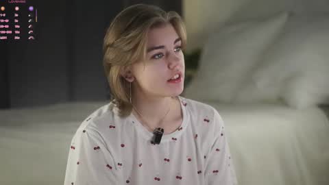 AnishaVivo online show from December 18, 2025, 1:06 pm