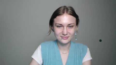Snapshot of anisiaaa_lovesyou chatting on September 20, 2025, 8:10 pm Anisia online show from September 20, 2025, 8:10 pm