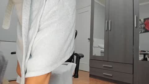 Snapshot of anisialuna_ chatting on January 2, 2025, 10:48 am Luna online show from January 2, 2025, 10:48 am
