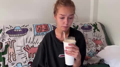 anita__hills online show from December 24, 2024, 10:22 am