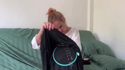 anita__hills online show from December 31, 2024, 5:00 am