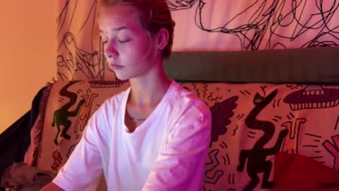 anita__hills online show from March 4, 2025, 4:09 pm