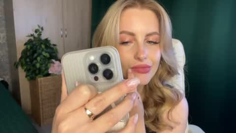 Anita online show from May 17, 2026, 12:41 am