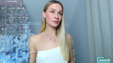 anita_delicious online show from December 21, 2025, 9:44 pm