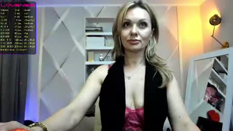 Anita online show from June 19, 2026, 9:18 pm