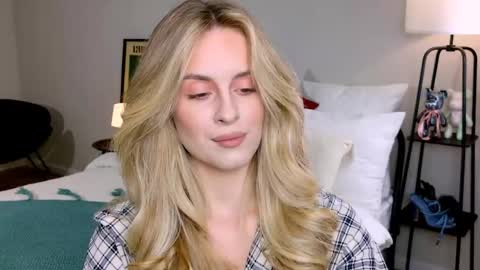 Snapshot of anitafischer chatting on October 19, 2025, 1:45 pm Anita online show from October 19, 2025, 1:45 pm