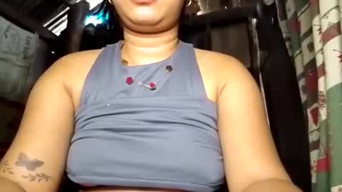 anivia15 online show from October 23, 2025, 3:28 am