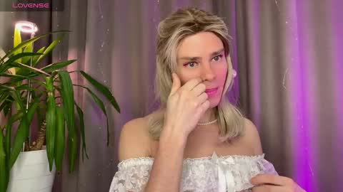 anjalin_sososok online show from April 24, 2026, 4:37 am