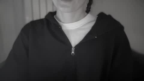 Anje online show from November 1, 2025, 10:12 pm