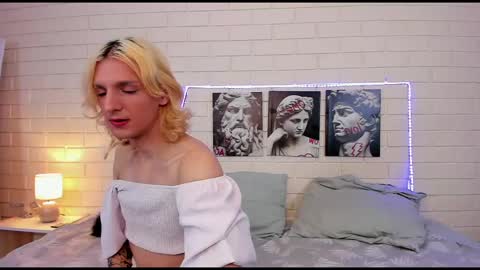 Snapshot of anjella_botton chatting on September 18, 2025, 8:05 am Angel online show from September 18, 2025, 8:05 am