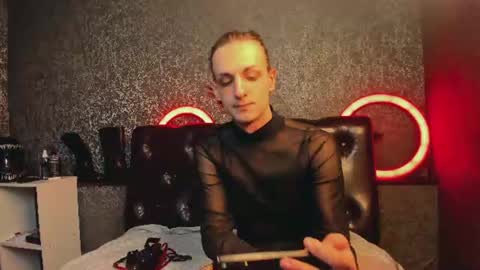 Snapshot of anjella_botton chatting on June 21, 2026, 6:32 pm Angel online show from June 21, 2026, 6:32 pm
