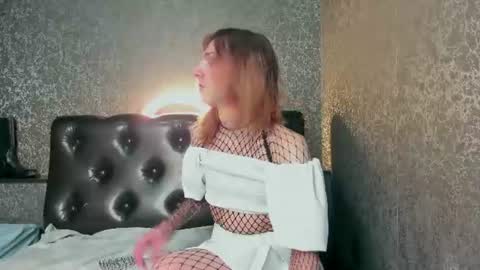Snapshot of anjella_botton chatting on July 12, 2026, 6:10 pm Angel online show from July 12, 2026, 6:10 pm