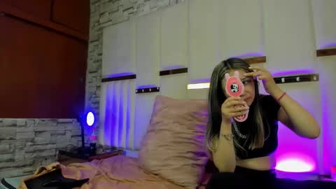 ANGEL AND TEFY online show from December 3, 2025, 5:33 pm