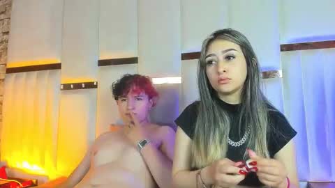 ANGEL AND TEFY online show from December 17, 2025, 4:02 pm