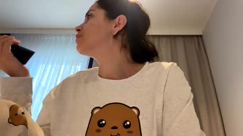 Anna online show from November 9, 2025, 8:01 am