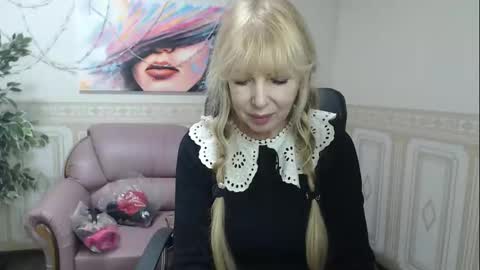 Anna Ditrih online show from December 17, 2024, 1:05 pm