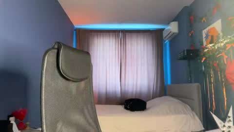 Snapshot of anna_kare chatting on May 24, 2026, 11:48 am Anna online show from May 24, 2026, 11:48 am