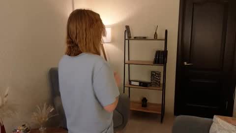 Snapshot of anna_leonard chatting on October 10, 2025, 3:22 pm Emma online show from October 10, 2025, 3:22 pm