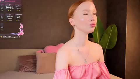 Snapshot of anna_patterson chatting on September 16, 2025, 8:26 am Anna online show from September 16, 2025, 8:26 am