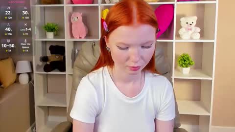 Snapshot of anna_patterson chatting on September 28, 2025, 8:31 am Anna online show from September 28, 2025, 8:31 am