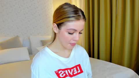 Anna online show from December 18, 2024, 1:05 am