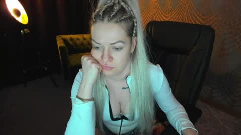 anna_snow9 online show from April 21, 2026, 3:46 am