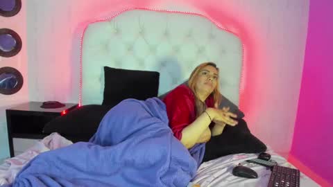 Snapshot of anna_stonne__ chatting on February 22, 2025, 10:29 am Anna online show from February 22, 2025, 10:29 am