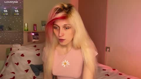 Snapshot of annabel_myr chatting on September 18, 2025, 11:01 am Annabel online show from September 18, 2025, 11:01 am