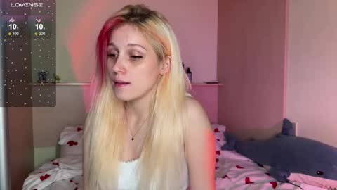 Snapshot of annabel_myr chatting on September 21, 2025, 11:23 am Annabel online show from September 21, 2025, 11:23 am