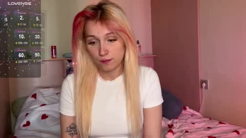 Snapshot of annabel_myr chatting on September 25, 2025, 11:03 am Annabel online show from September 25, 2025, 11:03 am