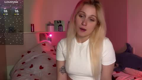 Snapshot of annabel_myr chatting on October 3, 2025, 11:07 am Annabel online show from October 3, 2025, 11:07 am