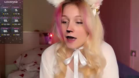 Snapshot of annabel_myr chatting on October 31, 2025, 4:08 pm Annabel online show from October 31, 2025, 4:08 pm